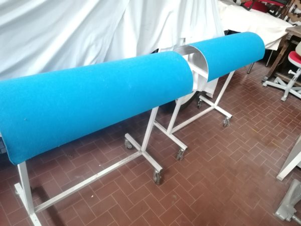 carrellino per appoggiare i teli maglia smacchinati